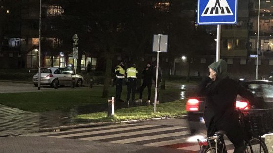 Foto: Negen Gelderse verdachten van verstoren avondklok voor rechter