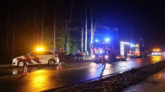 Foto: Twee gewonden bij ernstig ongeluk in Epe