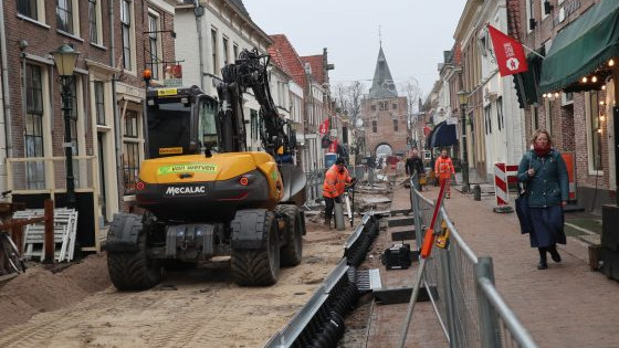 Foto: Werkzaamheden in de Vesting in Elburg zijn volop bezig