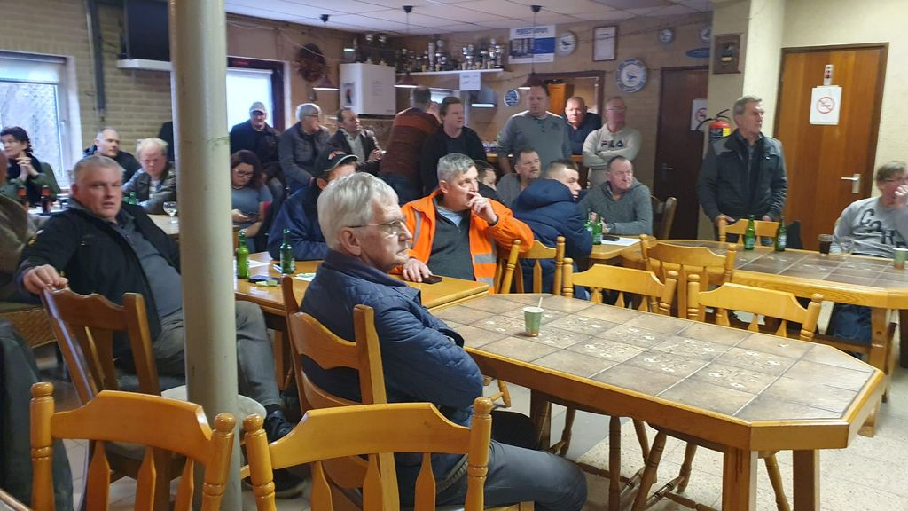 Foto: Jaarlingen gekeurd bij De Reizende Postduif