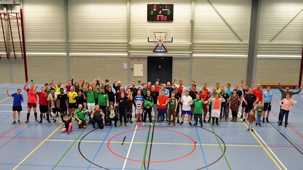 Foto: Onderling zaalvoetbaltoernooi G-teams S.V. ’t Harde