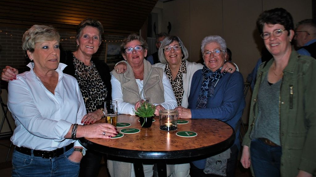 Foto: Super gezellig bij de Muziekparty in Buurtgebouw Oostendorp