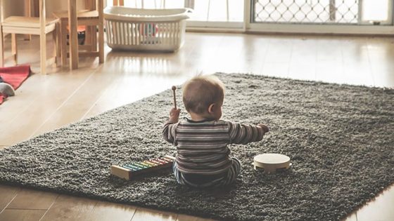 Foto: Zorgmedewerkers zitten zonder oppas door avondklok