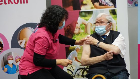 Foto: Start vaccineren senioren GGD Noord- en Oost-Gelderland