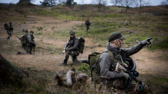 Foto: Oefening van de mariniersopleiding op de Ermelose heide