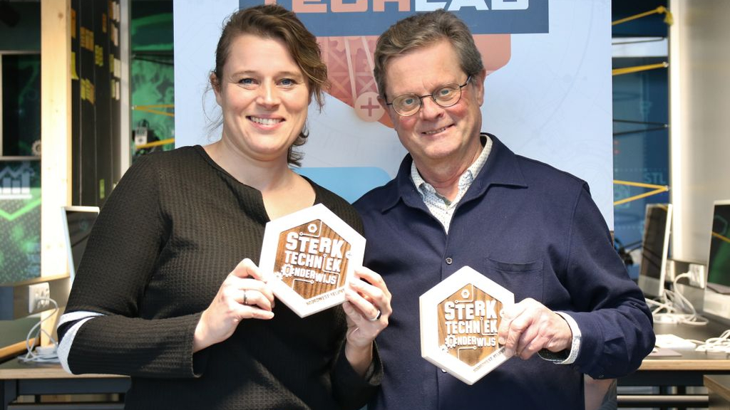 Foto: Basisscholen De Blerck en Innova tekenen ook voor TechLab Elburg