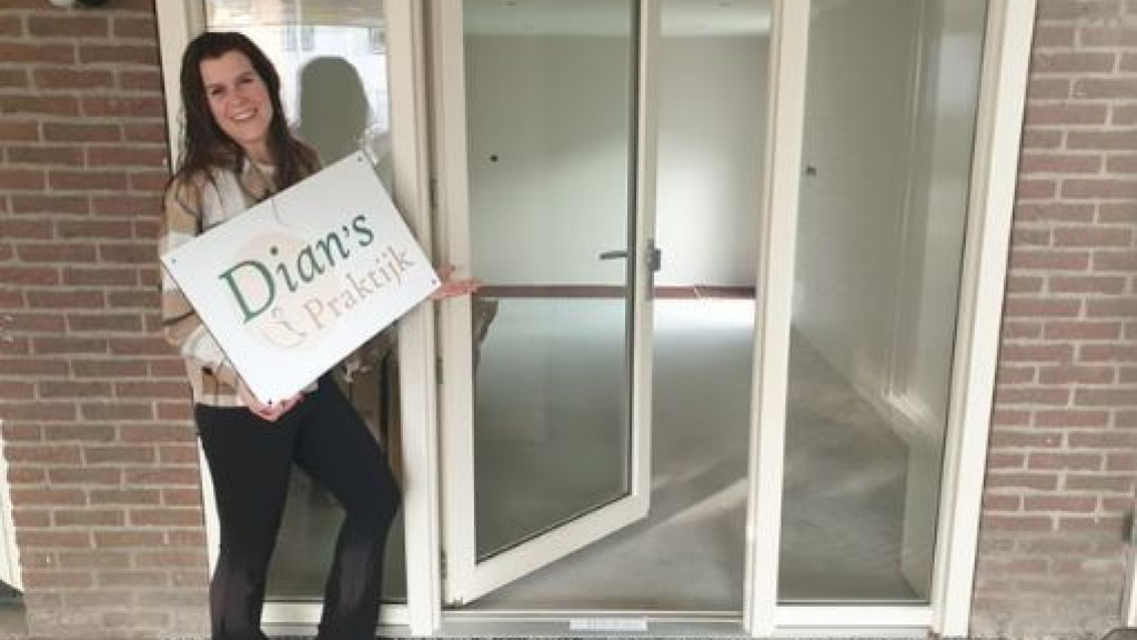 Foto: Dian Rouw-Scholten uit Wezep opent haar eigen praktijk