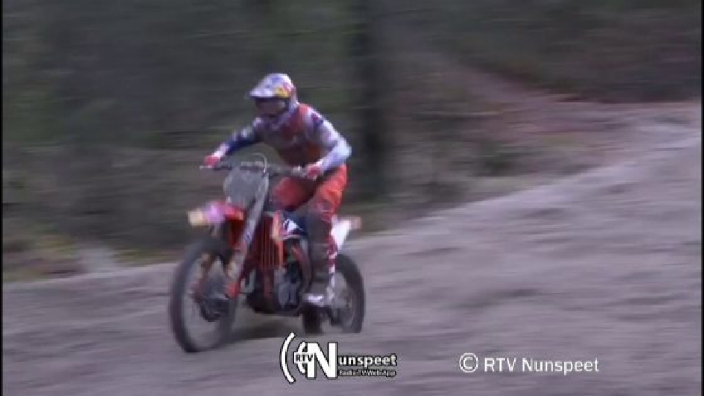 Foto: Viervoudig wereldkampioen Jeffrey Herlings op crossbaan in Nunspeet