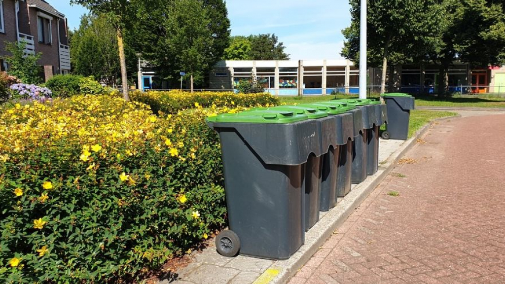 Foto: Gemeente handhaaft op te lang laten staan van containers