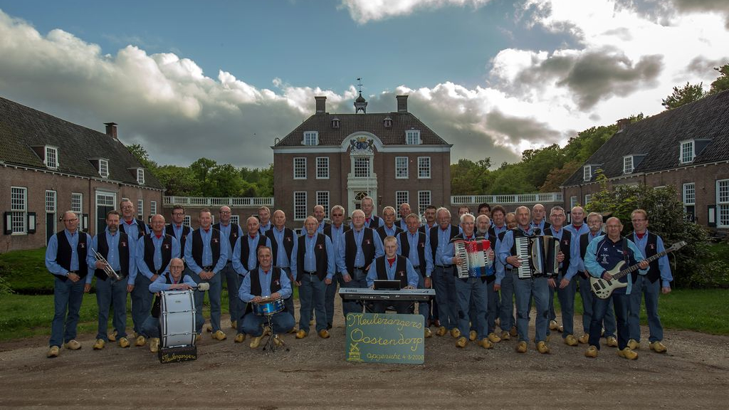 Foto: Muziekparty in Oostendorp