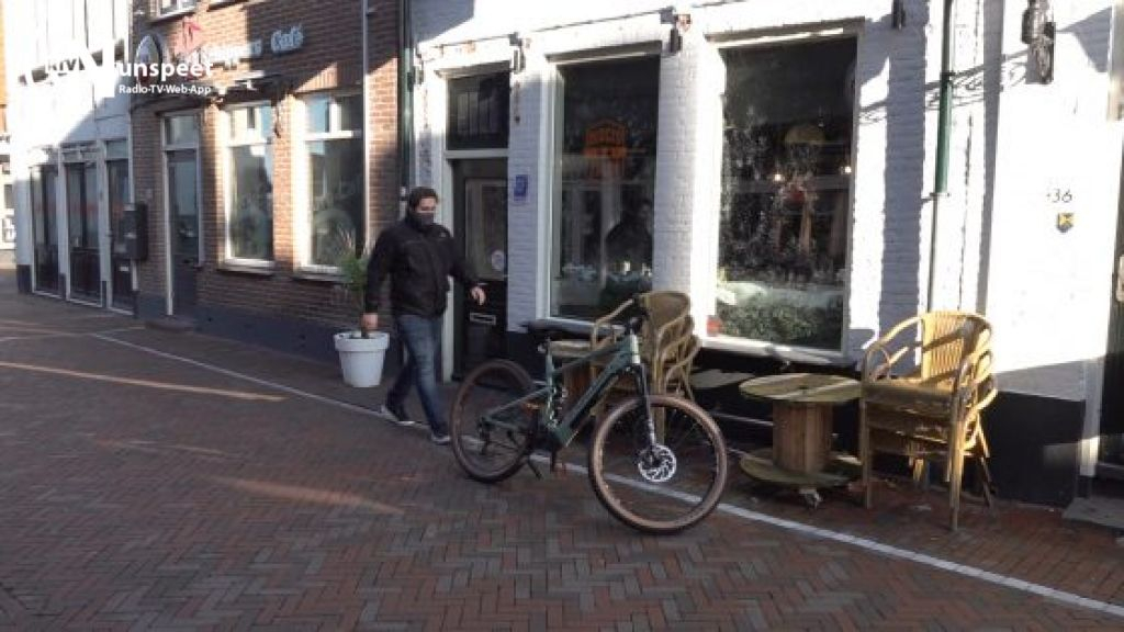Foto: Afhaalrestaurant Harderwijk mag toch weer open (video)