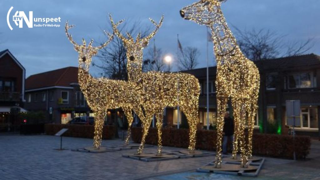 Foto: Herten op de markt weer verlicht