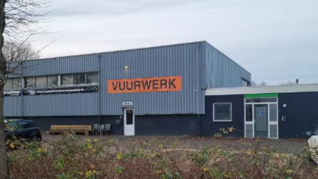 Foto: Inbraak bij vuurwerkhandel in Wezep