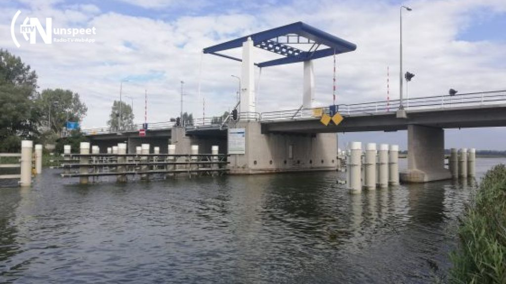Foto: ‘Geen wachttijden meer’, aquaduct moet problemen rond Elburg oplossen (video)