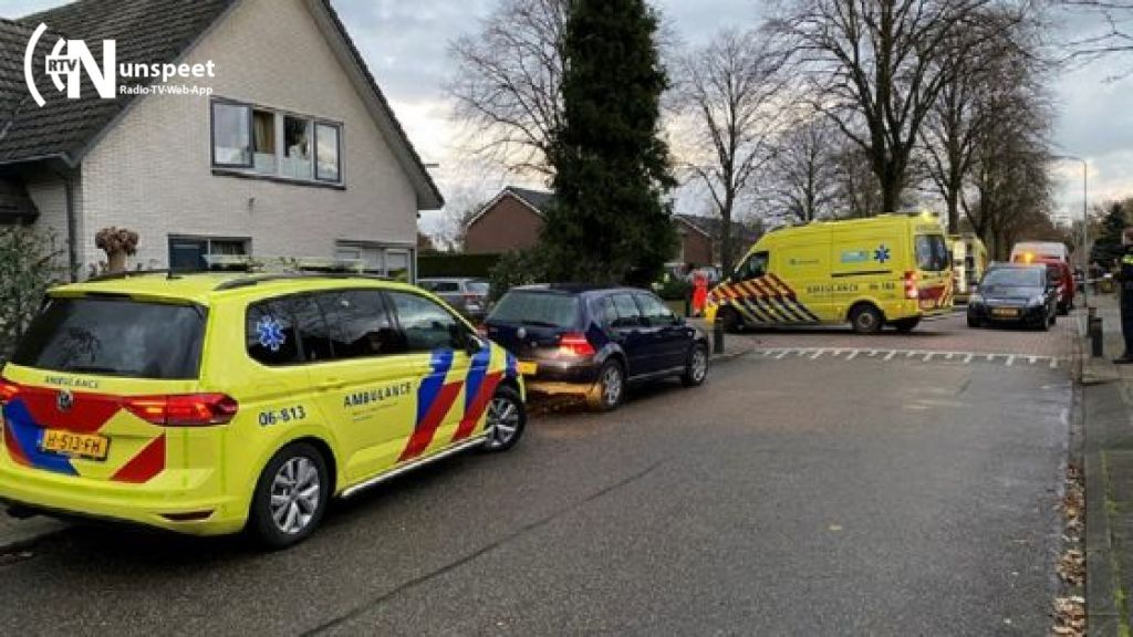 Foto: Jongetje overleden door aanrijding met busje in Elspeet