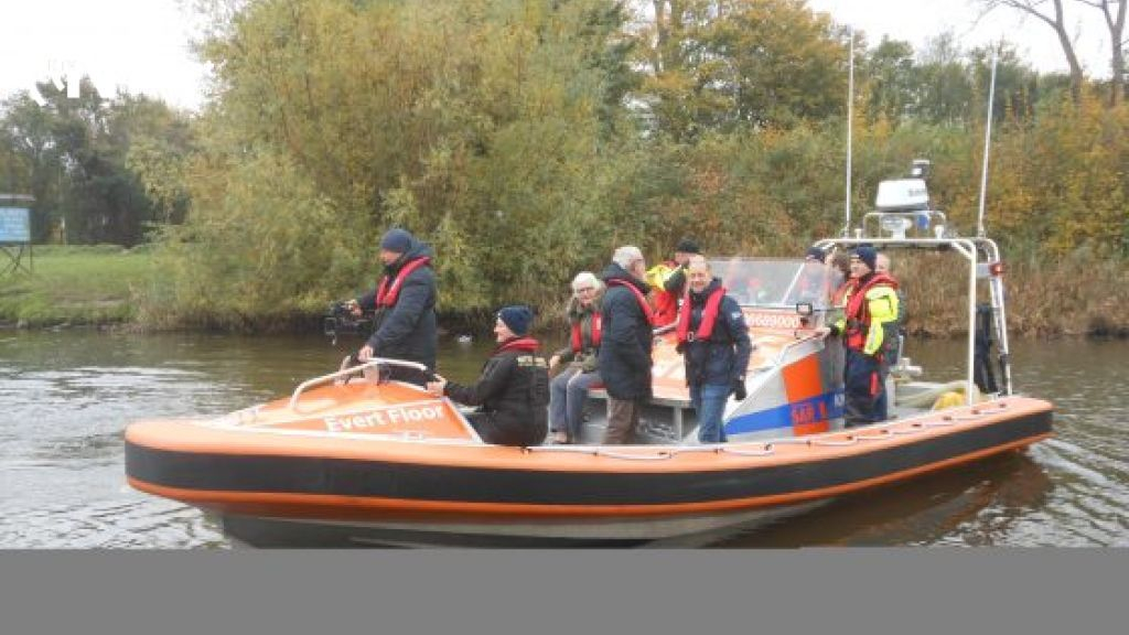 Foto: Trouwe donateurs van KNRM in het zonnetje gezet