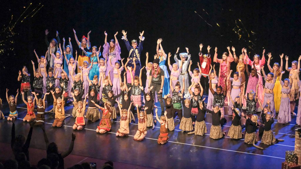 Foto: Kerstshows Laura’s Musical weer een daverend succes
