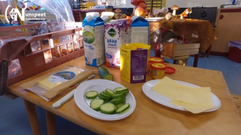 Foto: Schoolontbijt bij de Da Costaschool in Elspeet (video)