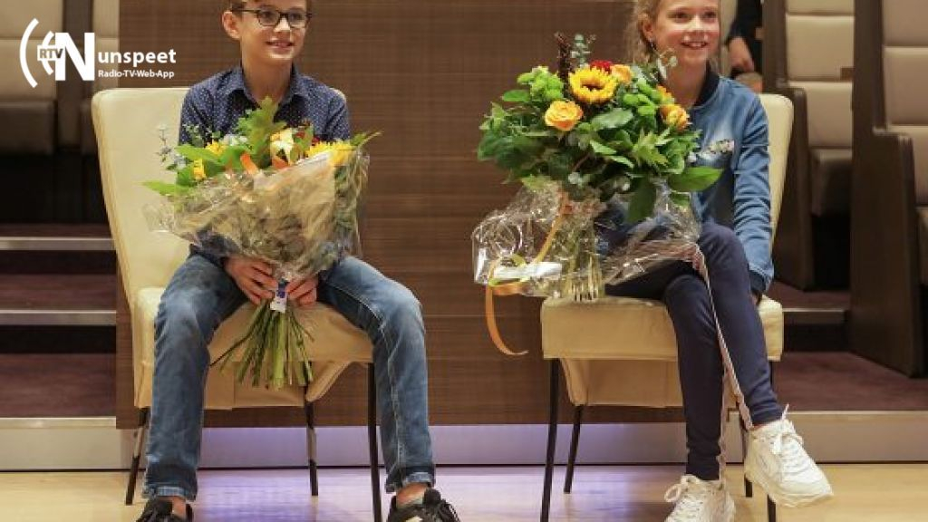 Foto: Daan en Lissy nieuwe kinderburgemeester en kinderwethouder van Harderwijk