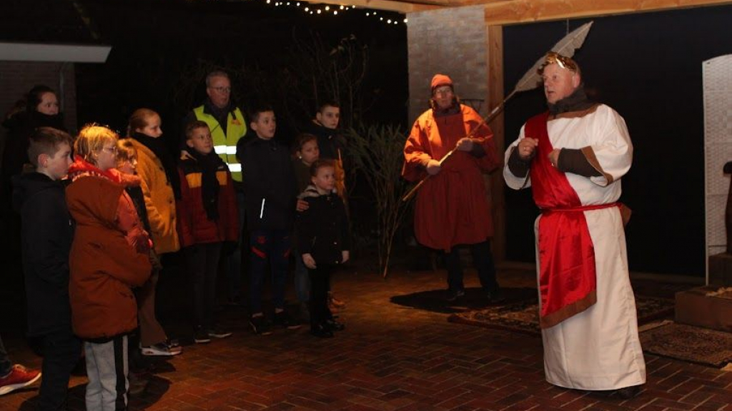 Foto: Kerstwandeling trekt veel deelnemers