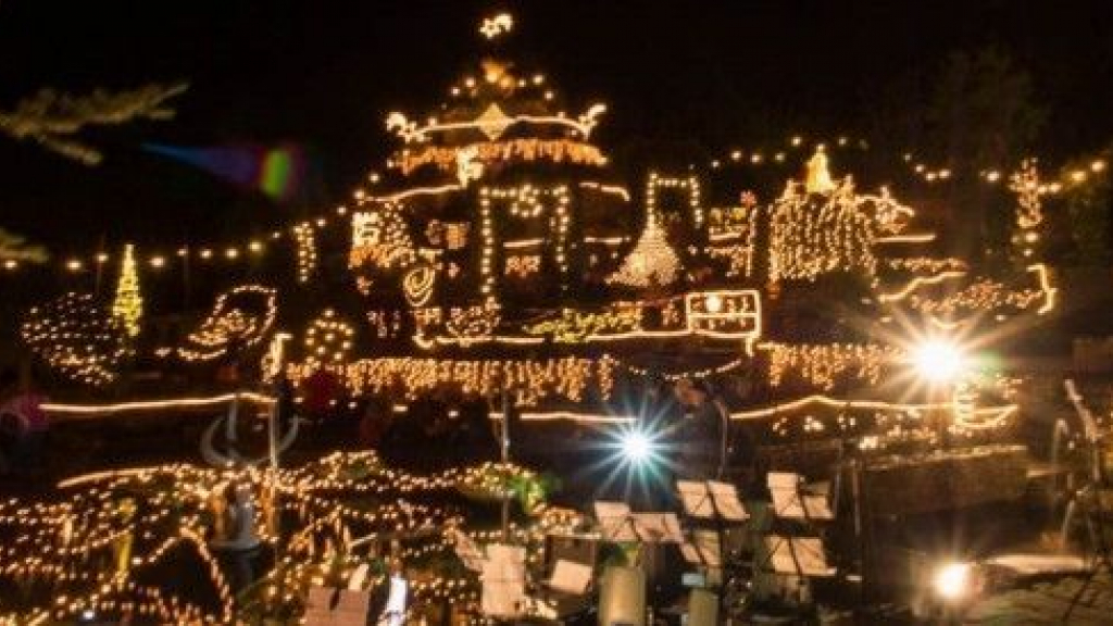 Foto: Ampies berg in kerstsfeer