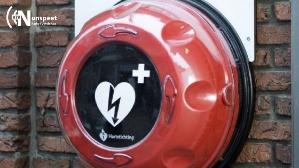 Foto: 9-jarige jongens vernielen AED in Elburg