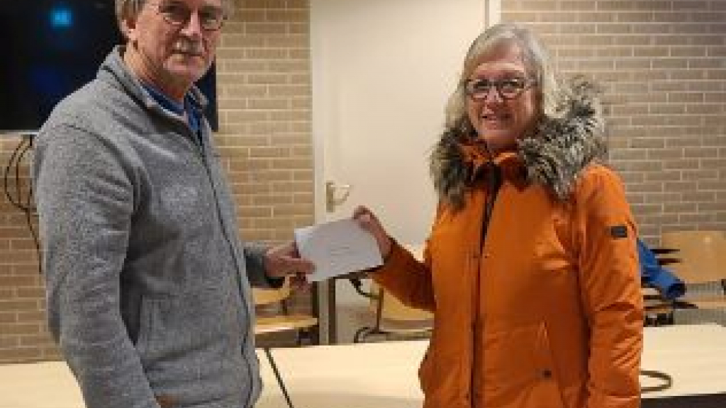 Foto: Gift voor de Voedselbank Elburg-Oldebroek