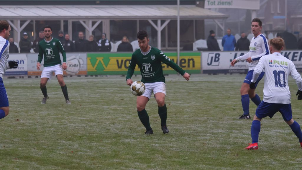 Foto: S.V. ’t Harde als vice-herbstmeister de winterstop in
