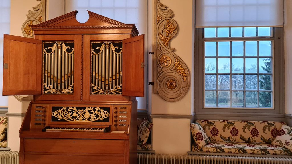 Foto: Dr.Jan Hage speelt in 0rgelmuseum – Elburg