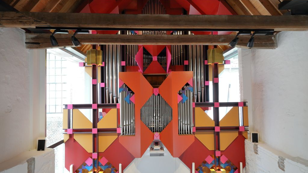 Foto: Domorganist Jan Hage concerteert in het Orgelmuseum