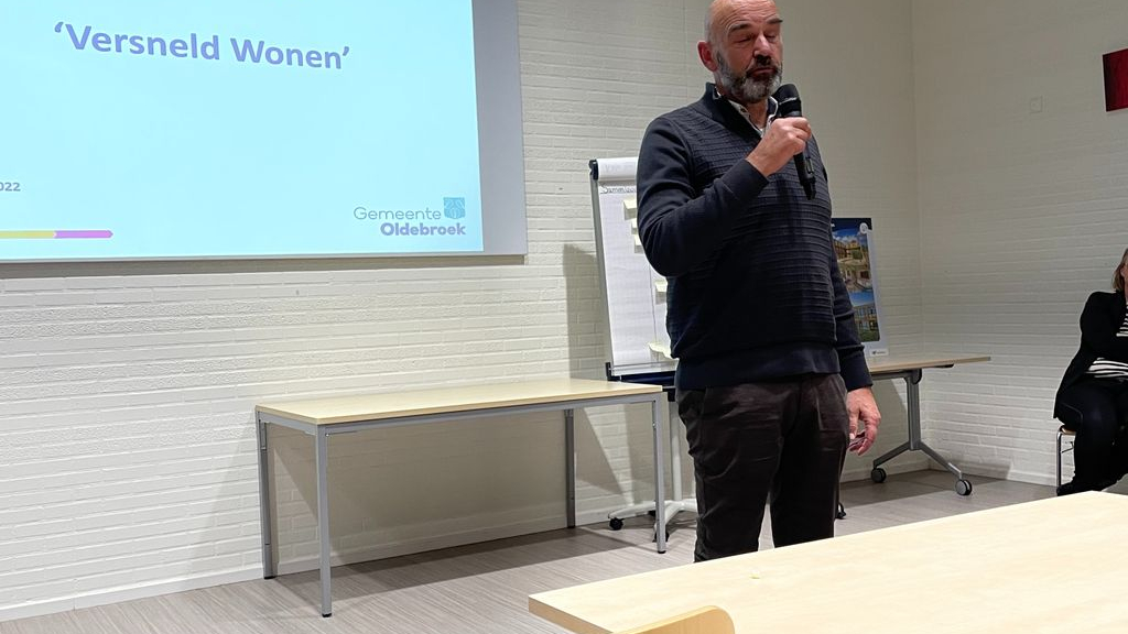 Foto: Wethouder Beerd Flier heel tevreden