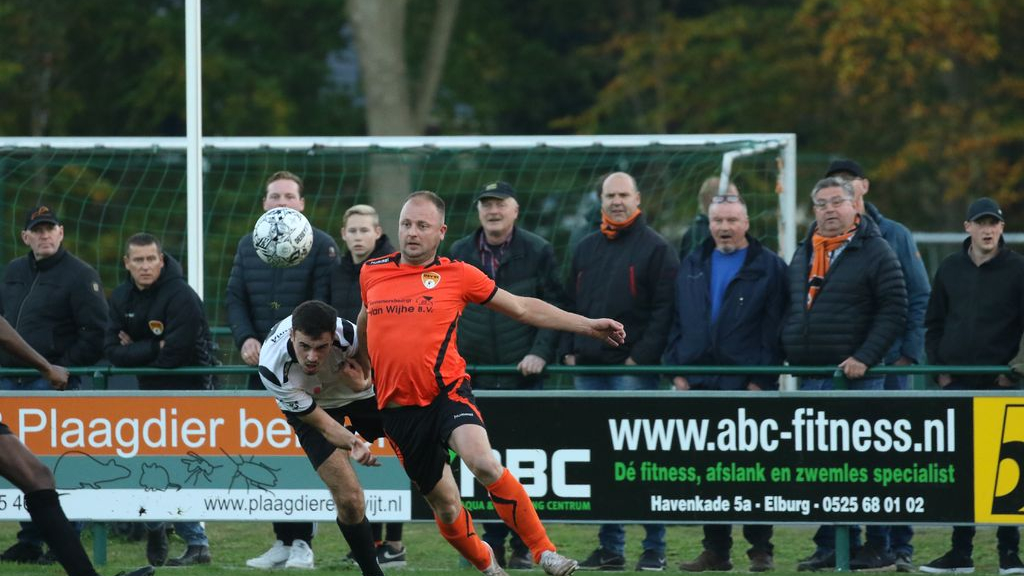 Foto: DSV knokt zich op inzet naar gelijkspel: 2 – 2 tegen KVVA
