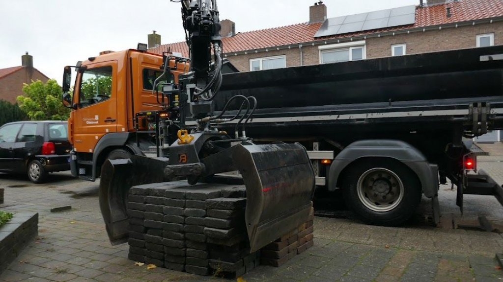 Foto: Ruim 2,8 miljoen tegels gewipt: ook in gemeente Elburg krijgt groen steeds meer ruimte