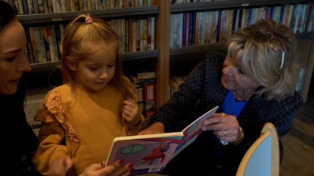 Foto: Geen bieb in kleine dorpskern? Hier regelen de inwoners dat zelf