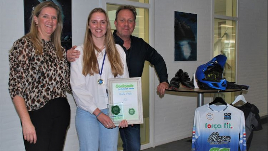 Foto: Huldiging kampioenen 2021, uitreiking Jo Huisman Trofee