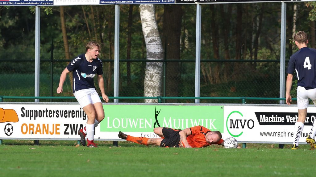 Foto: DSV doet wat Hoevelaken nalaat: scoren vanaf de stip!