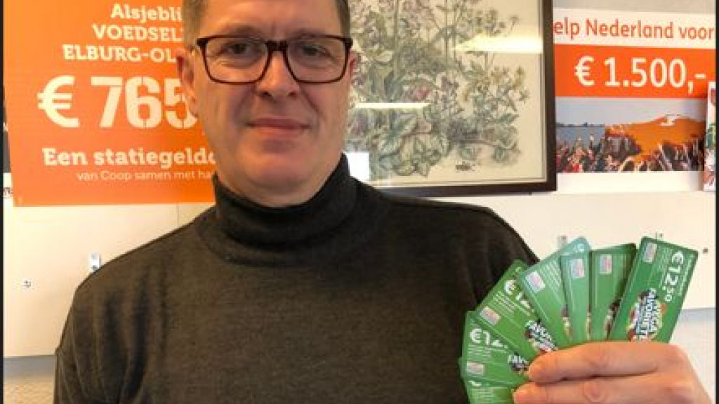 Foto: Schenk Voedselbank uw Cadeaukaart Postcode Loterij