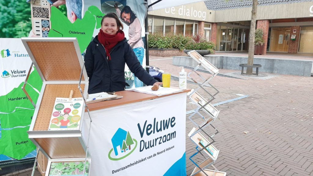 Foto: Stel je vraag aan Veluwe Duurzaam op de markt in Wezep