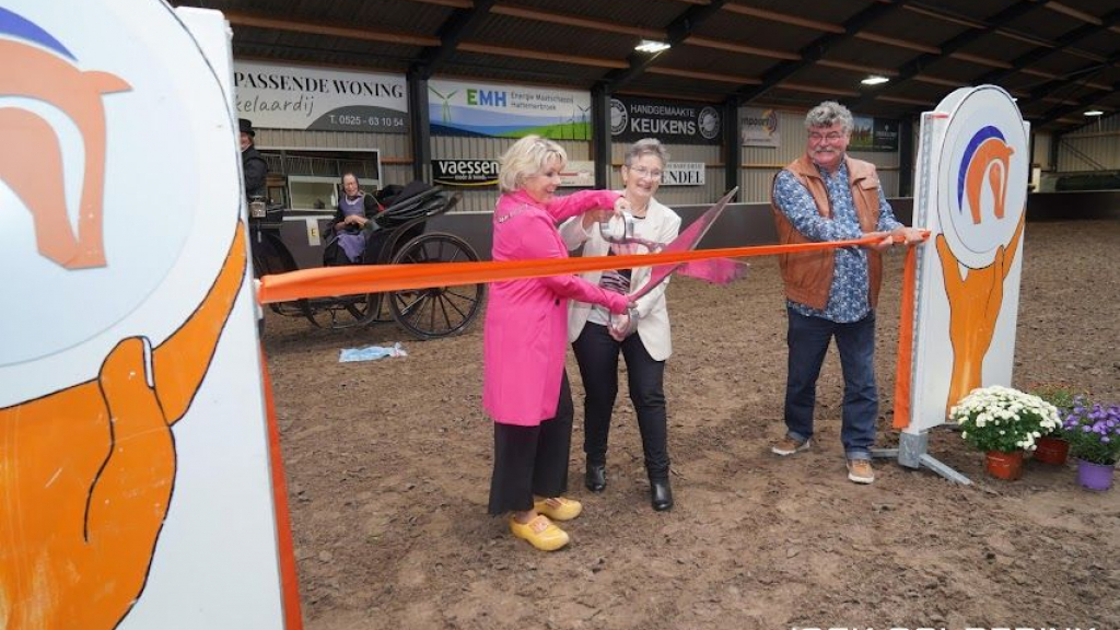 Foto: Opening manege PSV Noord Veluwe