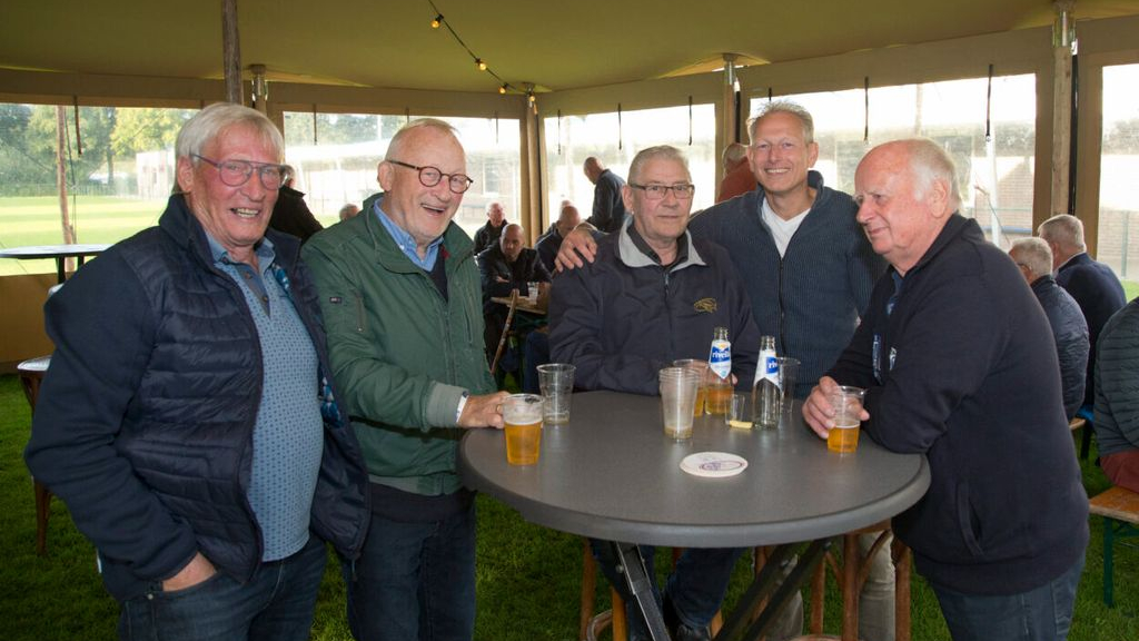 Foto: Grote Reünie  Elburger Sportclub valt goed in de smaak!