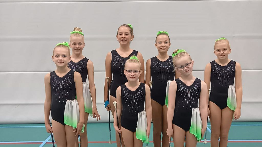 Foto: Twirlvereniging Majofique uit Wezep behalen zeven podiumplekken