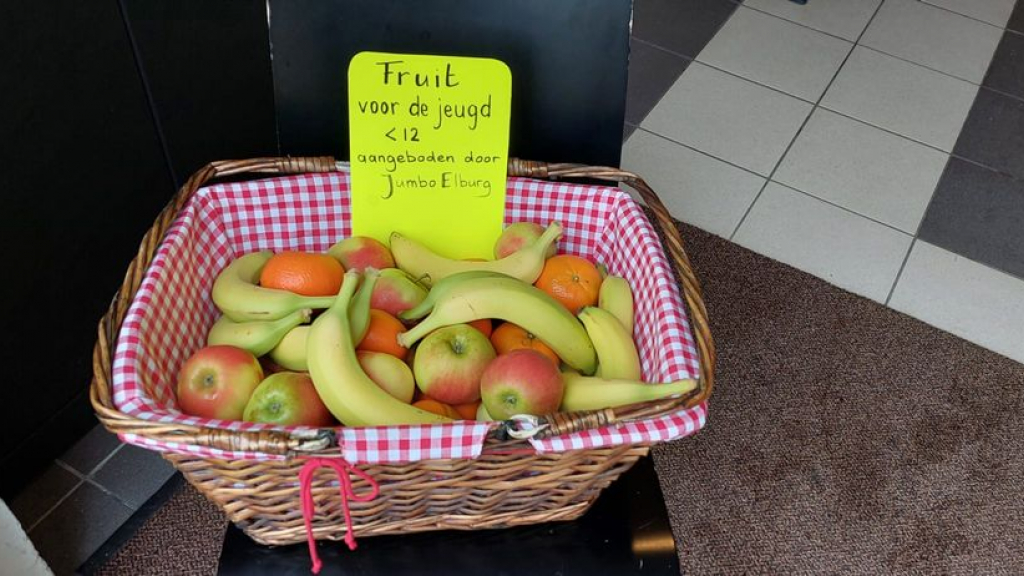 Foto: Sponsor voor gezonde sportkantine bij KV Elburg