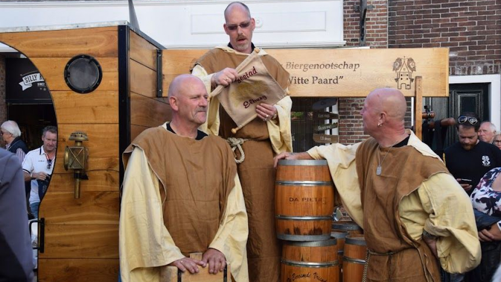 Foto: Elburger Bier Genootschap houdt Bokbierdag