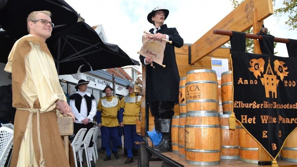Foto: Bokbierdag in Elburg