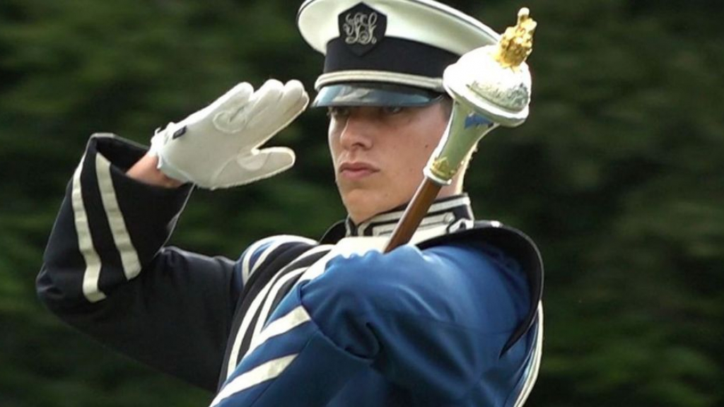 Foto: Wereldkampioen heeft hard geld nodig: 'Uniformen hangen met spelden aan elkaar'