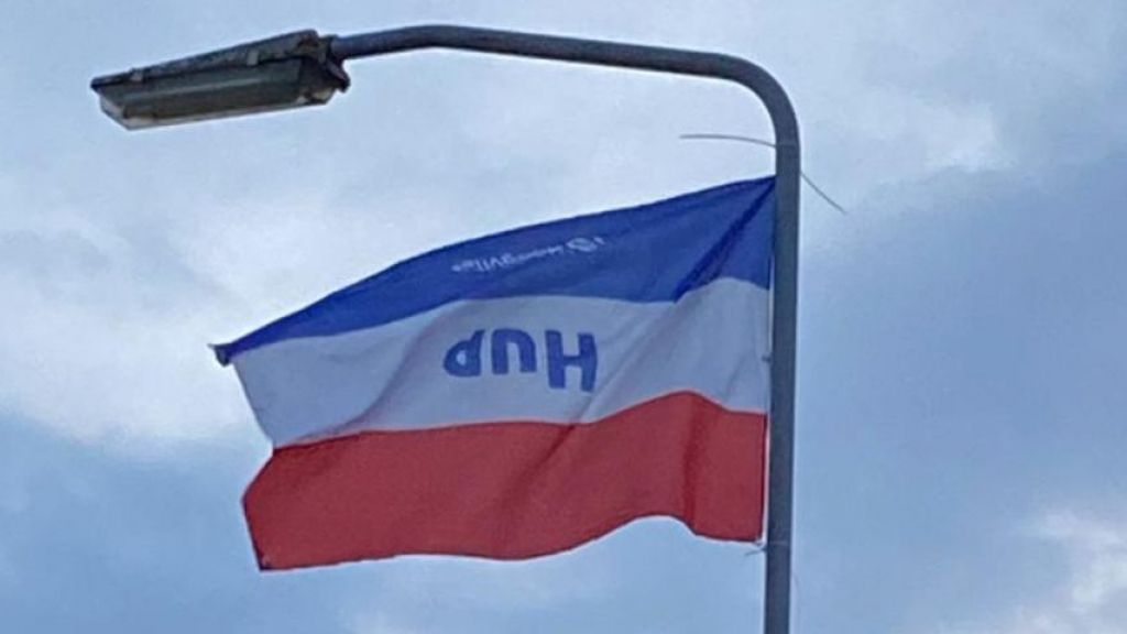 Foto: Oldebroek verwijdert ook nieuwe vlaggen