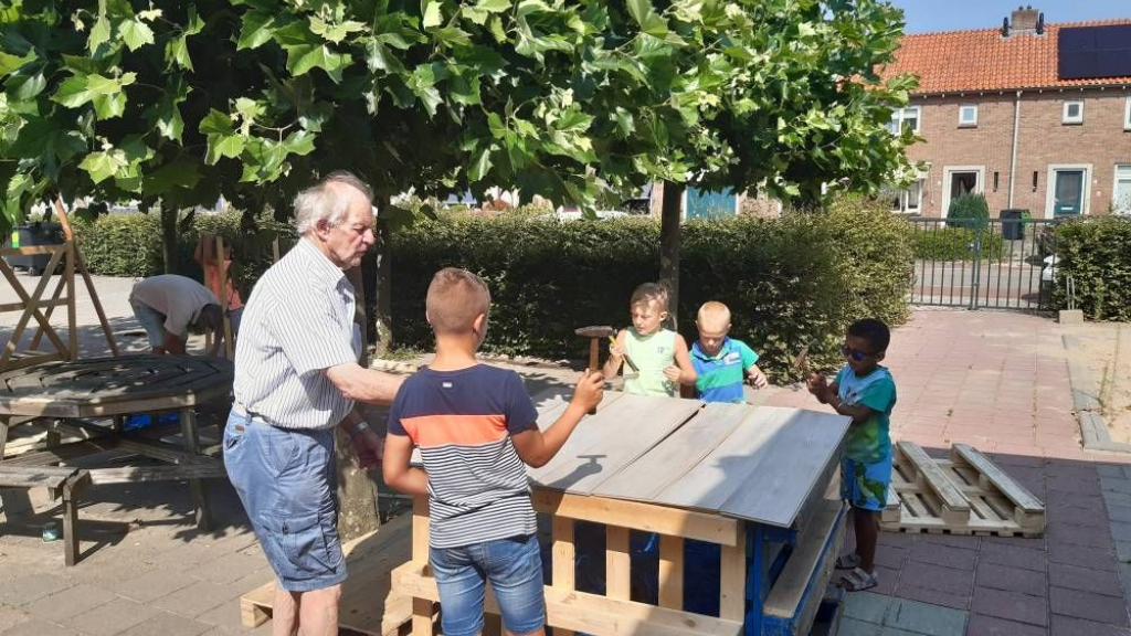 Foto: De kinderspelen in de Huiskamer van Wezep een groot succes