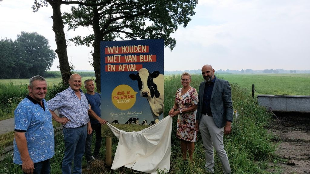 Foto: Koeien houden niet van blik en afval