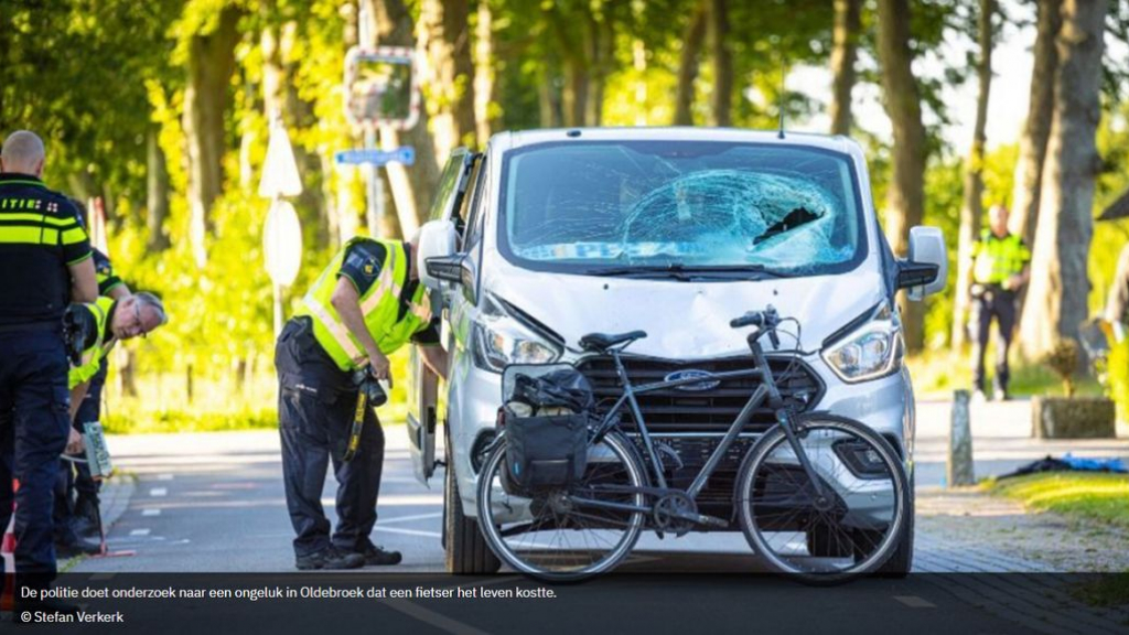 Foto: Fietser overleden na aanrijding met bestelbus