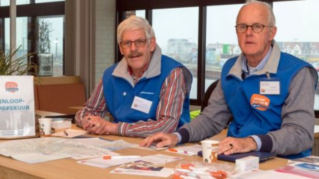 Foto: Inloopspreekuur Elburg over het openbaar vervoer